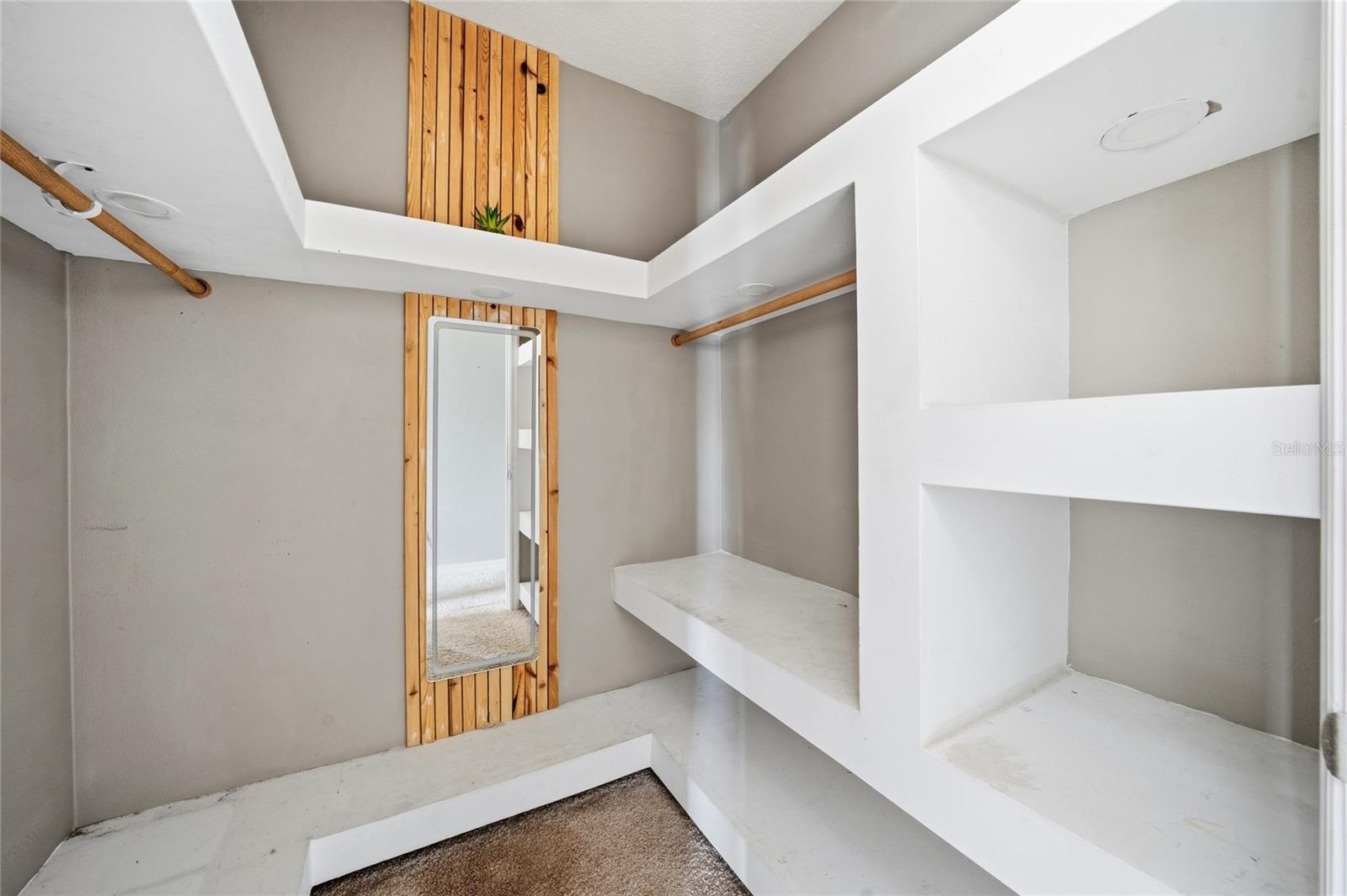 COUNTRY WALK/WINTER WINTER HAV - Residential