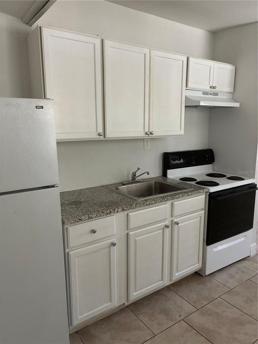 DELTONA LAKES UNIT 72 - Residential Lease