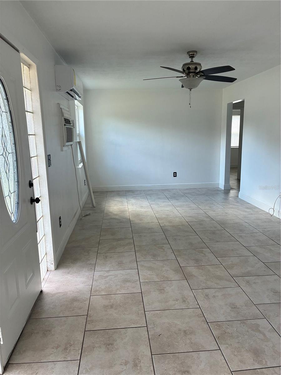 DELTONA LAKES UNIT 72 - Residential Lease