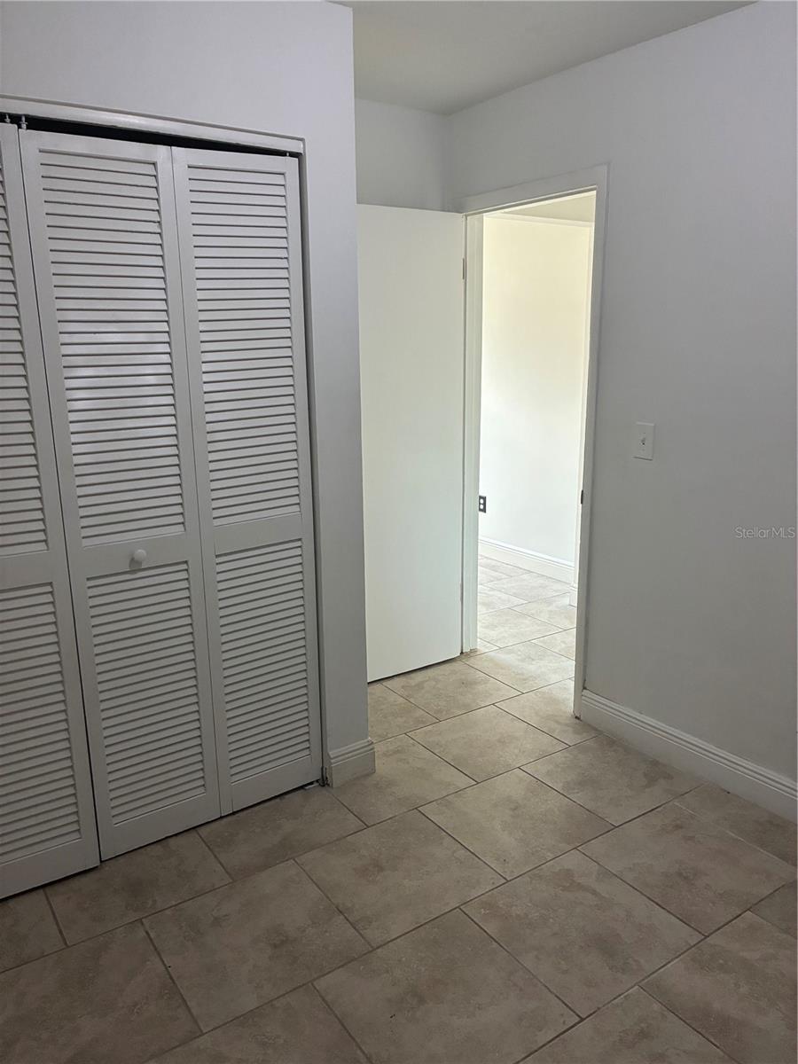 DELTONA LAKES UNIT 72 - Residential Lease