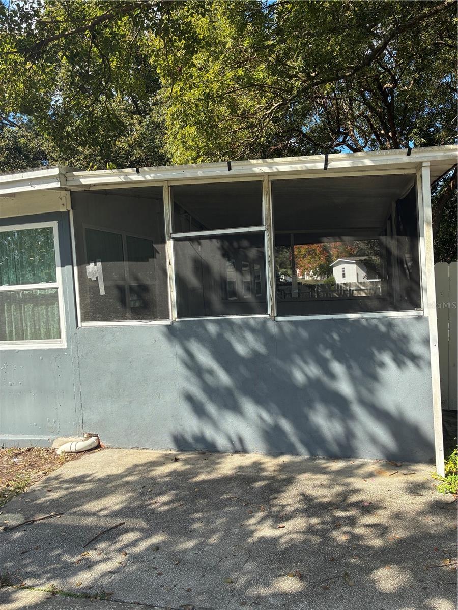 DELTONA LAKES UNIT 72 - Residential Lease