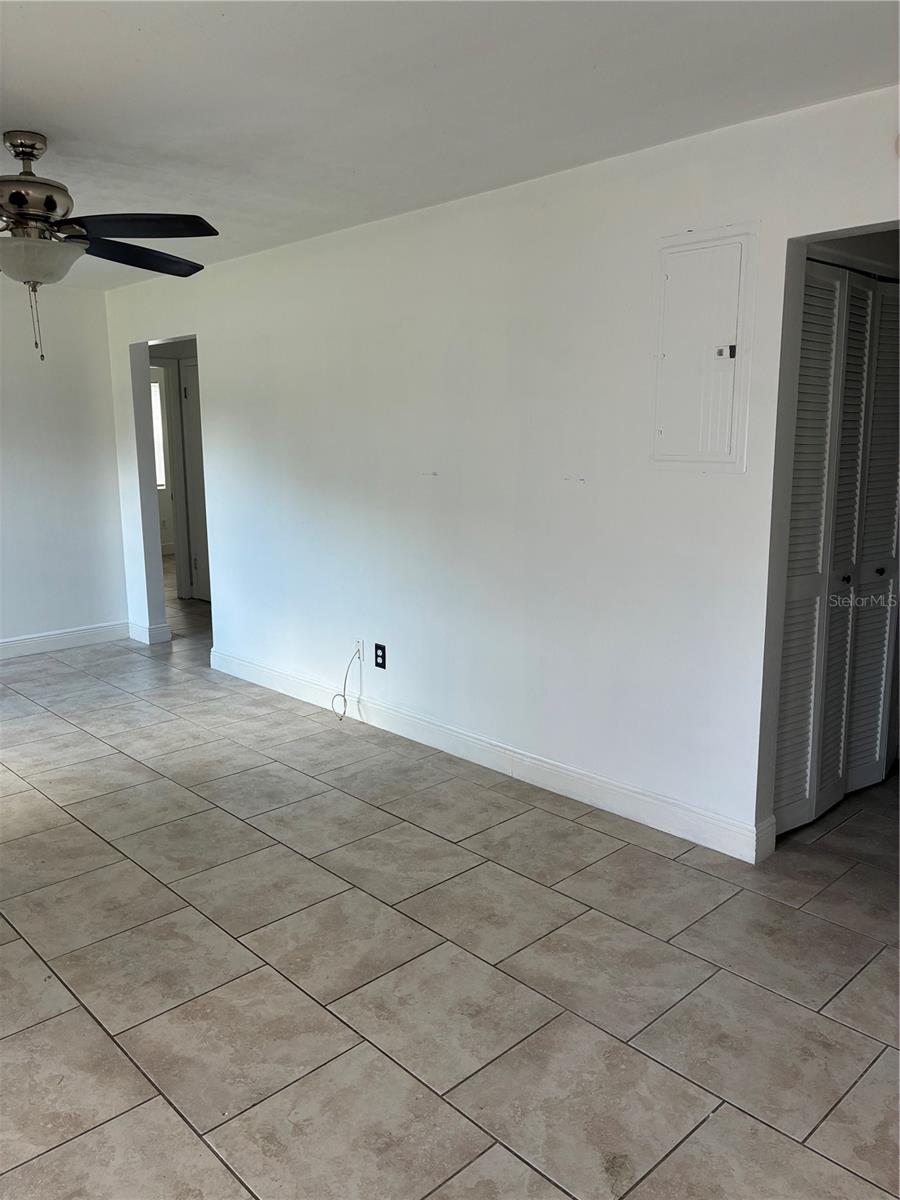 DELTONA LAKES UNIT 72 - Residential Lease