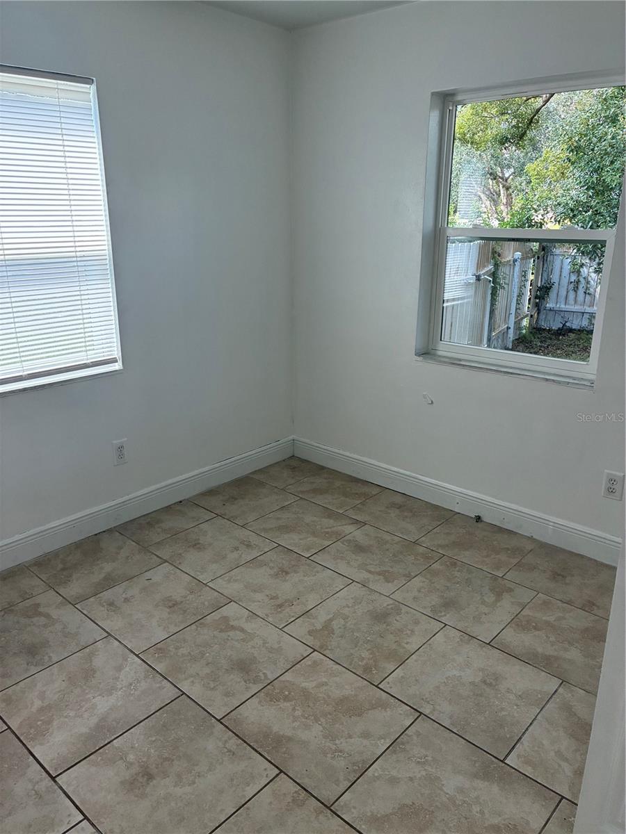DELTONA LAKES UNIT 72 - Residential Lease