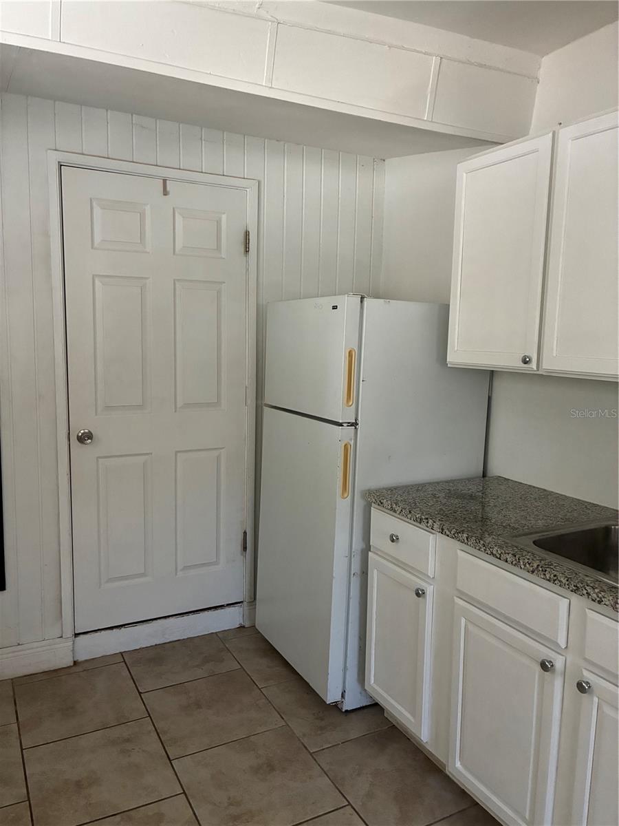 DELTONA LAKES UNIT 72 - Residential Lease