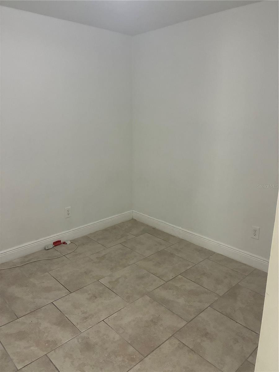 DELTONA LAKES UNIT 72 - Residential Lease