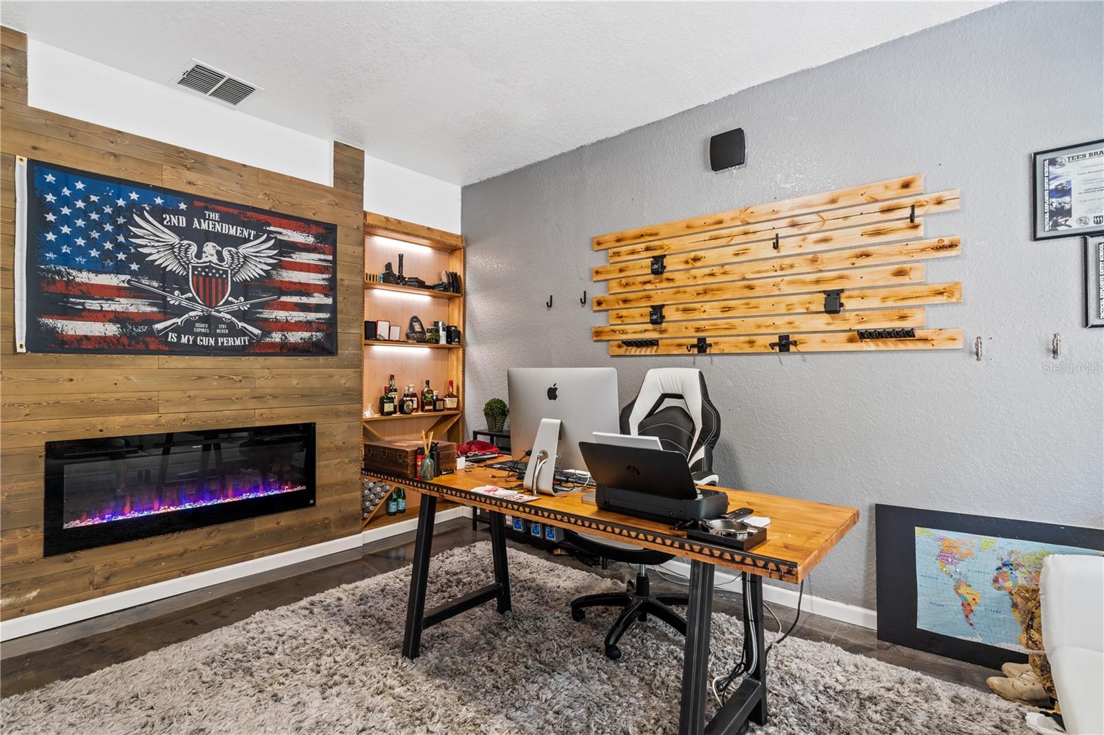 LAKES/WINDERMERE-PEACHTREE - Residential