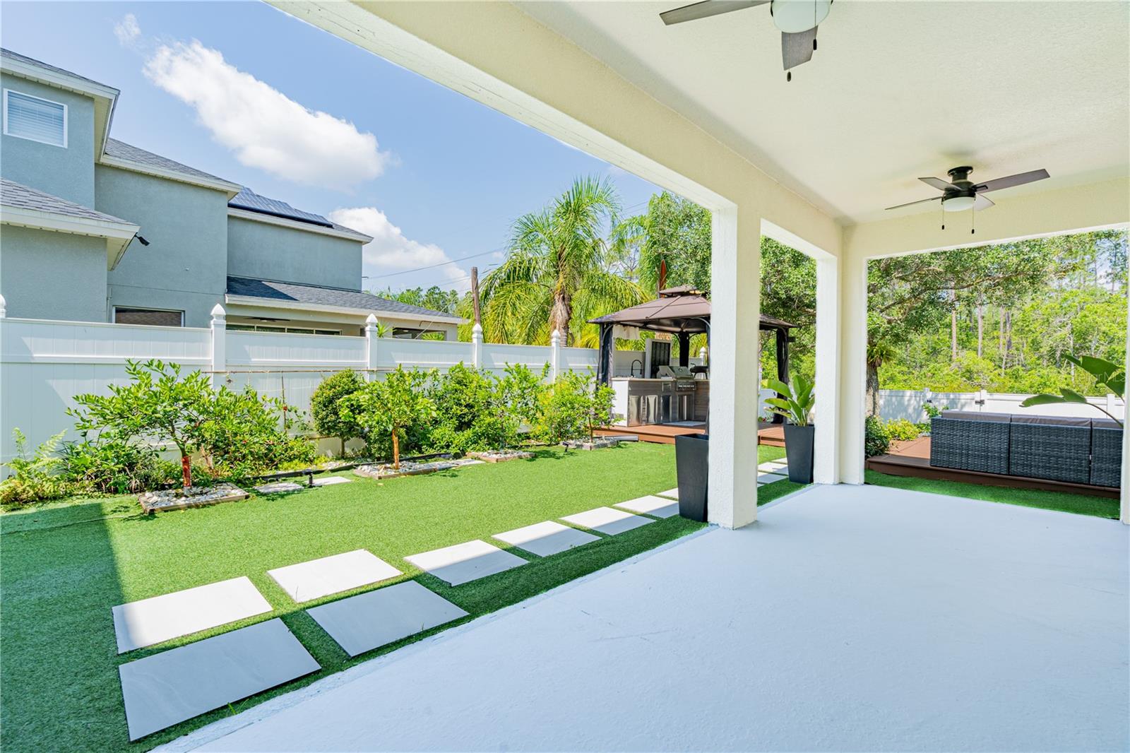 LAKES/WINDERMERE-PEACHTREE - Residential