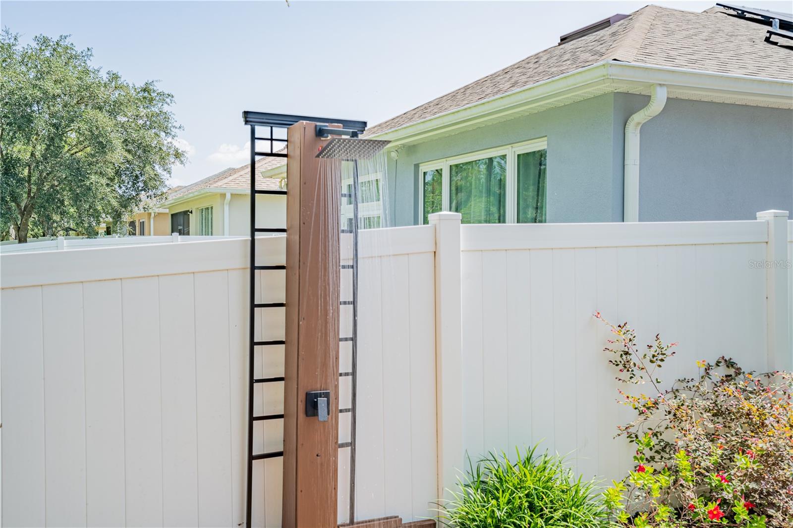 LAKES/WINDERMERE-PEACHTREE - Residential