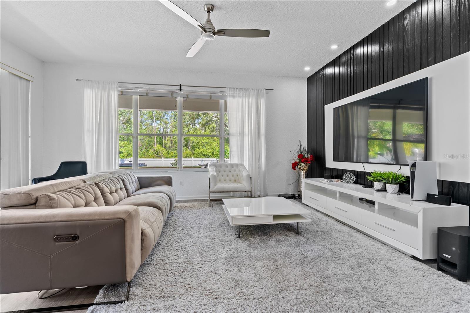 LAKES/WINDERMERE-PEACHTREE - Residential