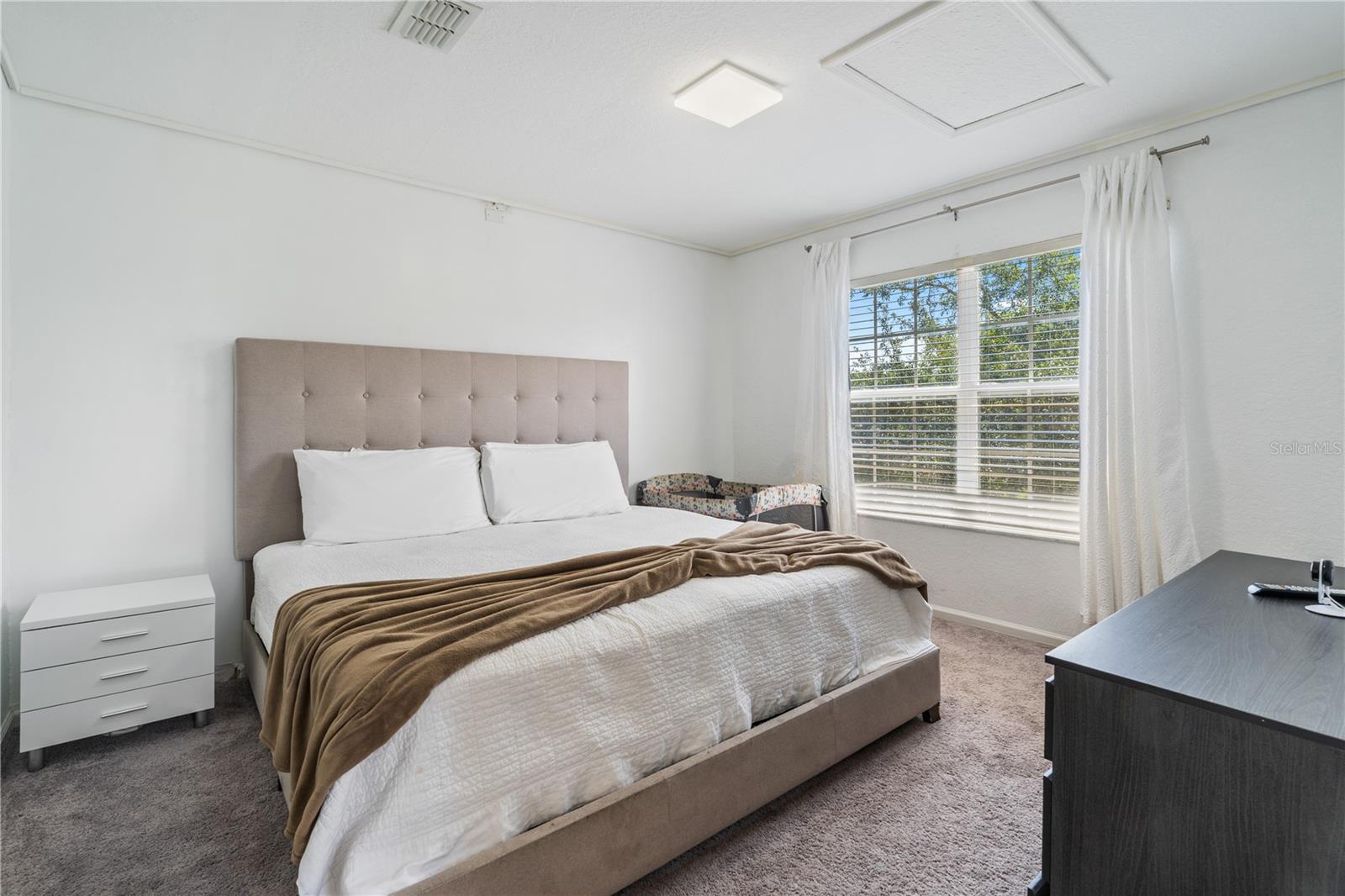 LAKES/WINDERMERE-PEACHTREE - Residential