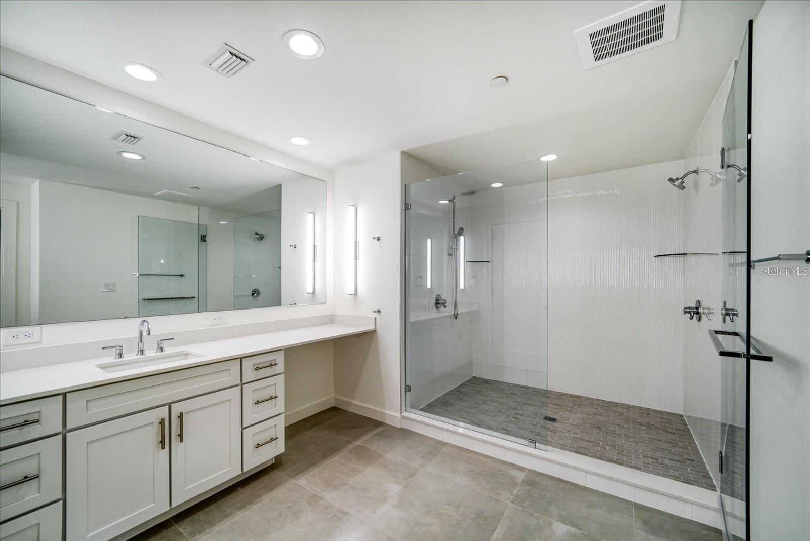 MARINA BAY 880 CONDO - Residential Lease