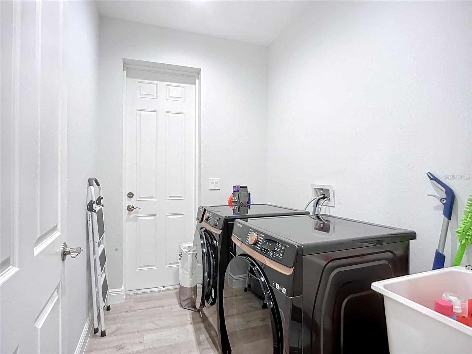 WARM MINERAL SPGS - Residential