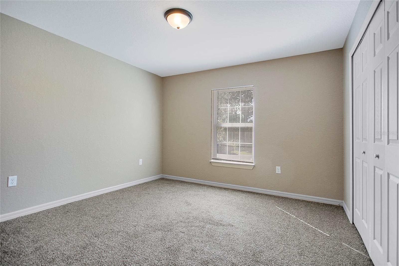 MARION OAKS UN 09 - Residential Lease