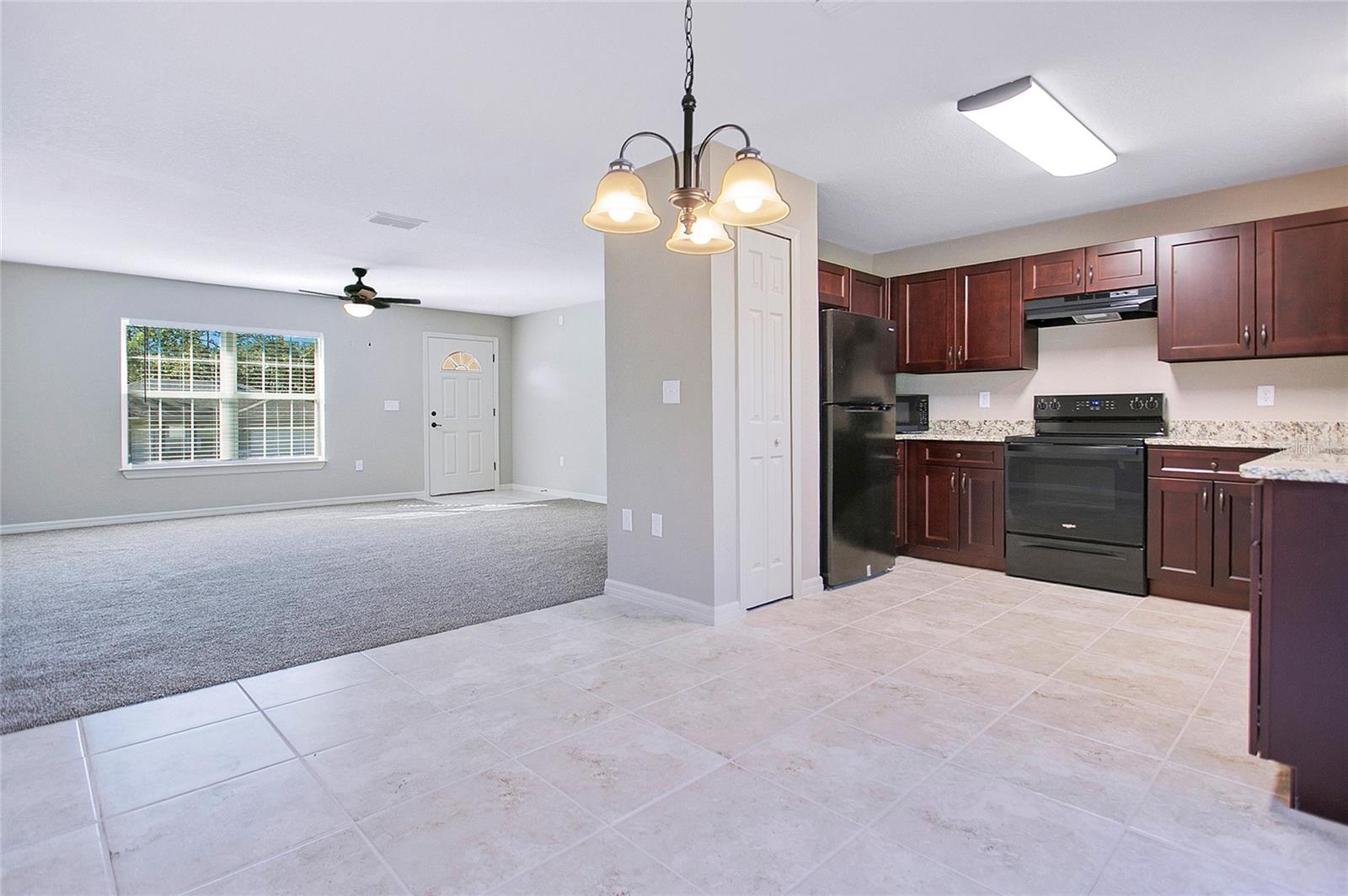 MARION OAKS UN 09 - Residential Lease