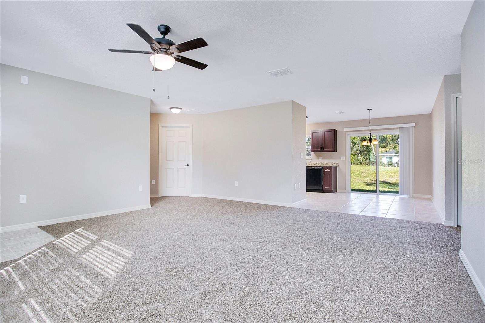 MARION OAKS UN 09 - Residential Lease