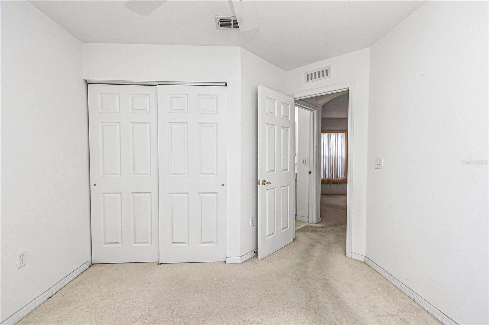 OAK RUN LINKSIDE - Residential