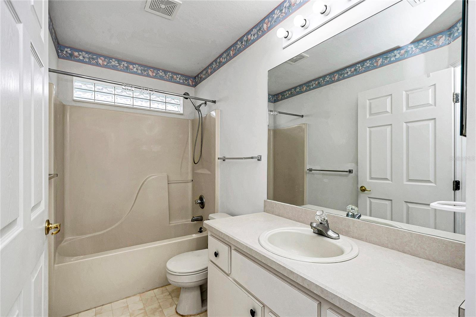 OAK RUN LINKSIDE - Residential