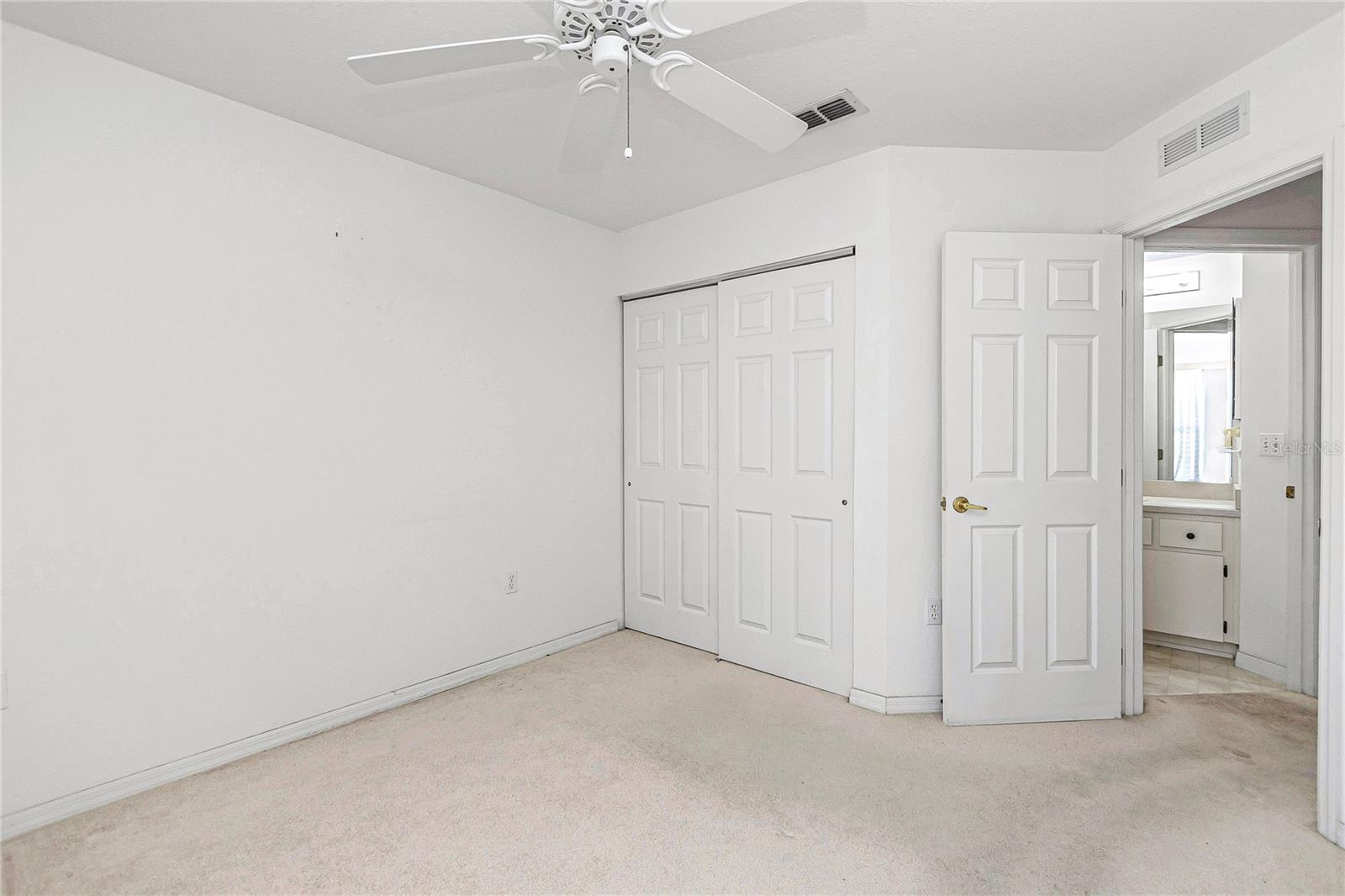 OAK RUN LINKSIDE - Residential