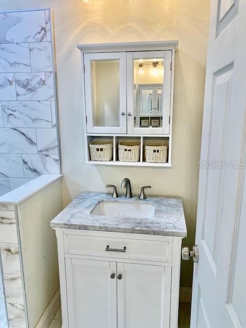 ACREAGE & UNREC - Residential Lease