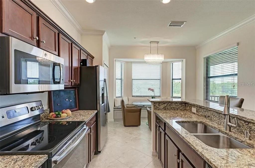 LAKEWOOD NATIONAL - Residential Lease