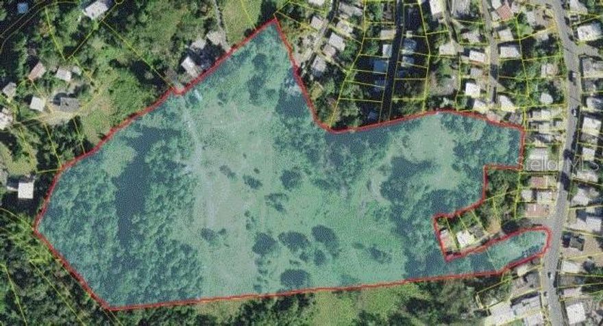 20 acres in Guaynabo with residential zoning and preliminary approvals for 400 apartments. Near the intersection of PR-1 and PR-20 (La Muda).