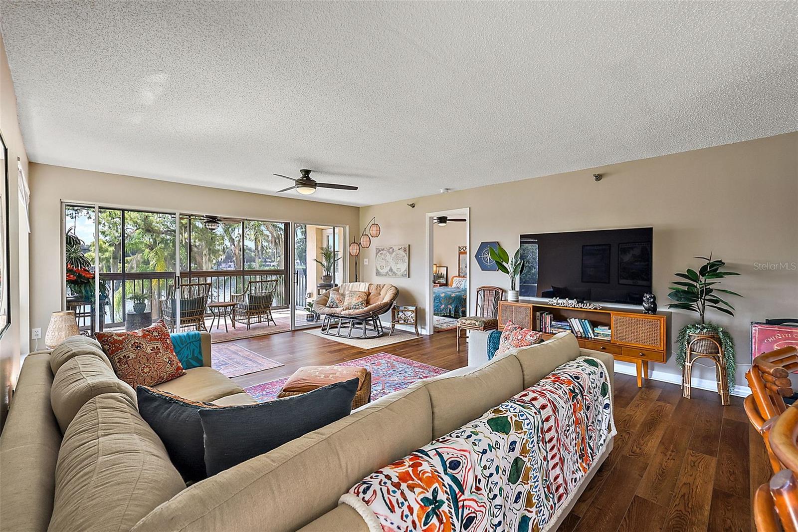 MOORINGS ON LAKE MAITLAND CONDO BLDG 03 - Residential