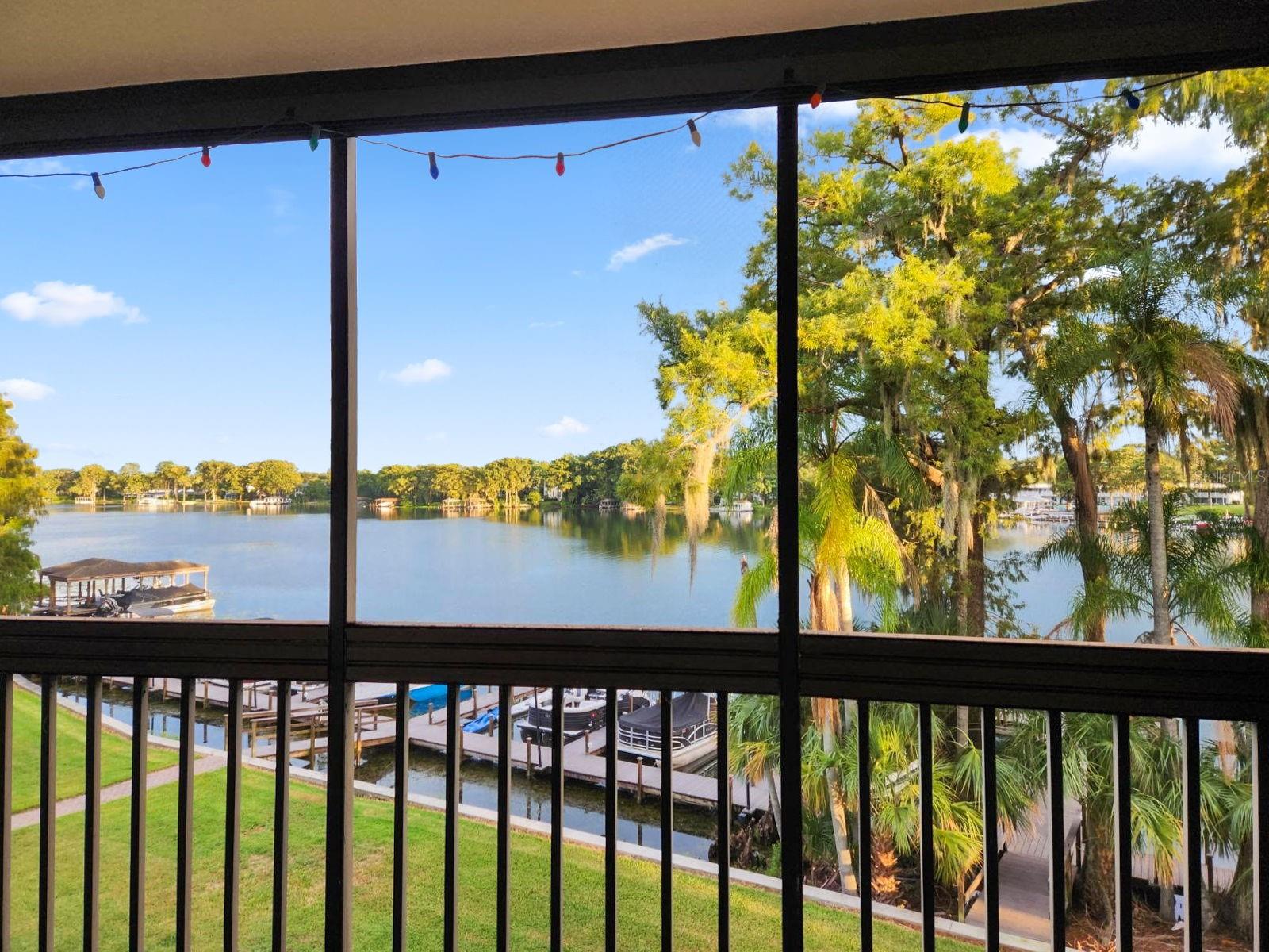 MOORINGS ON LAKE MAITLAND CONDO BLDG 03 - Residential