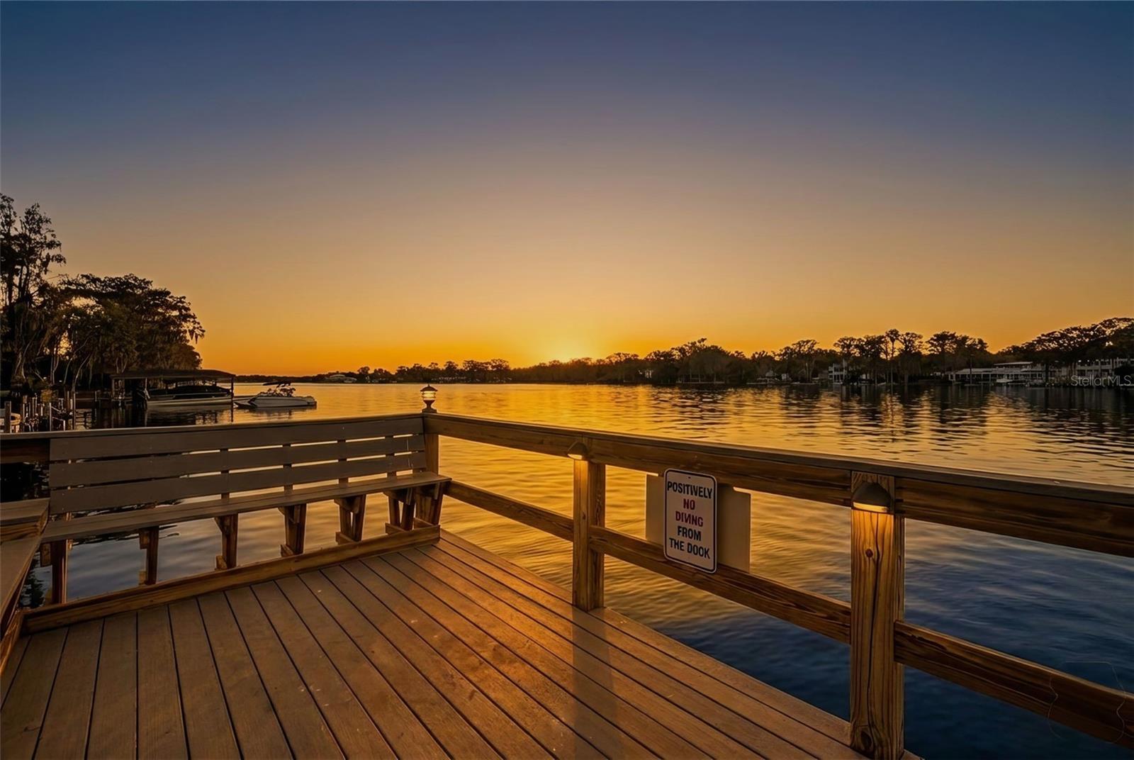 MOORINGS ON LAKE MAITLAND CONDO BLDG 03 - Residential