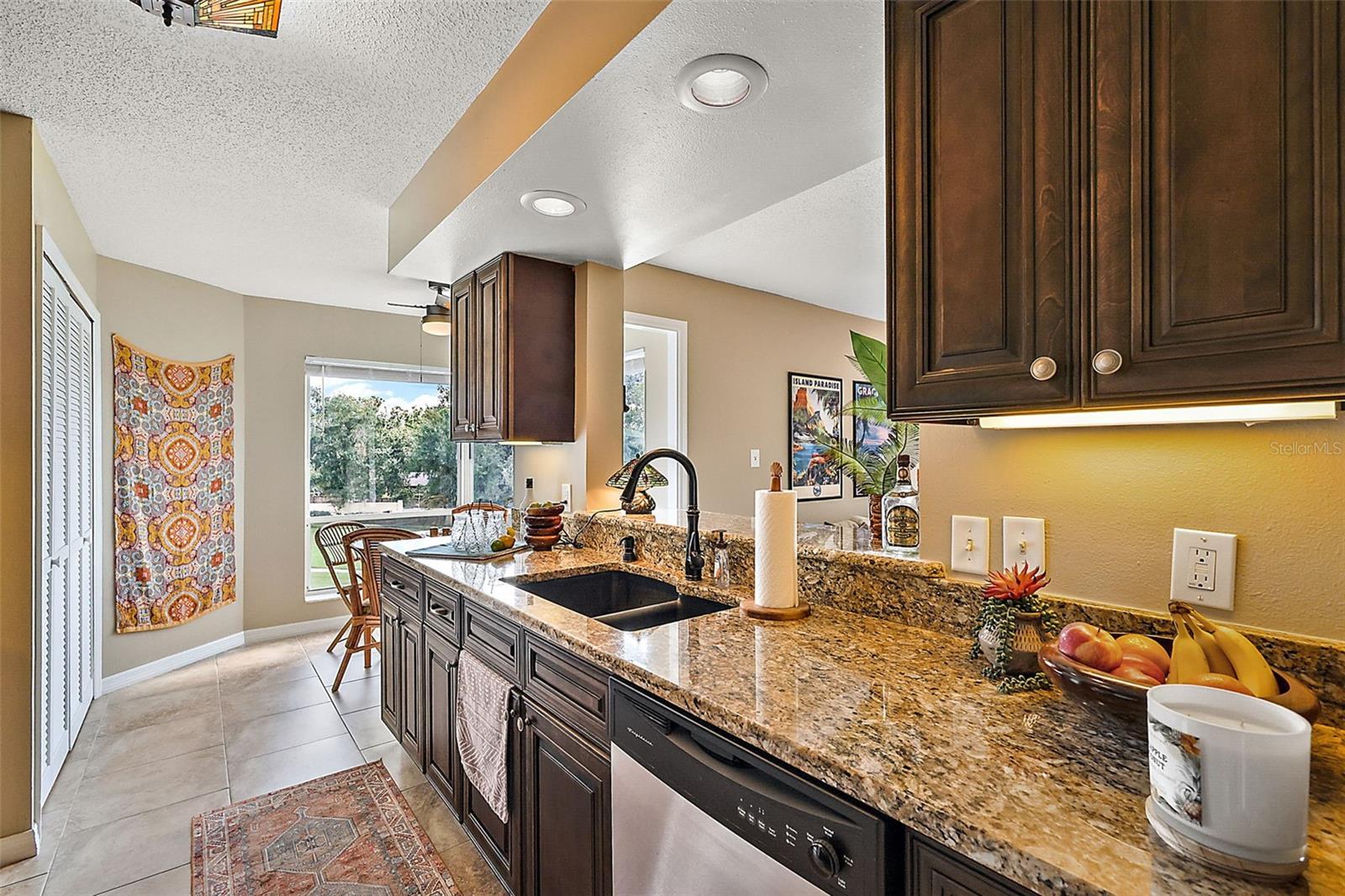 MOORINGS ON LAKE MAITLAND CONDO BLDG 03 - Residential