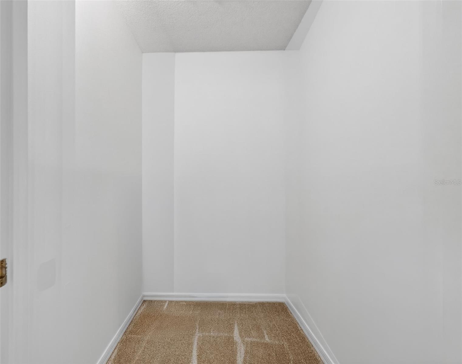 MOORINGS ON LAKE MAITLAND CONDO BLDG 03 - Residential