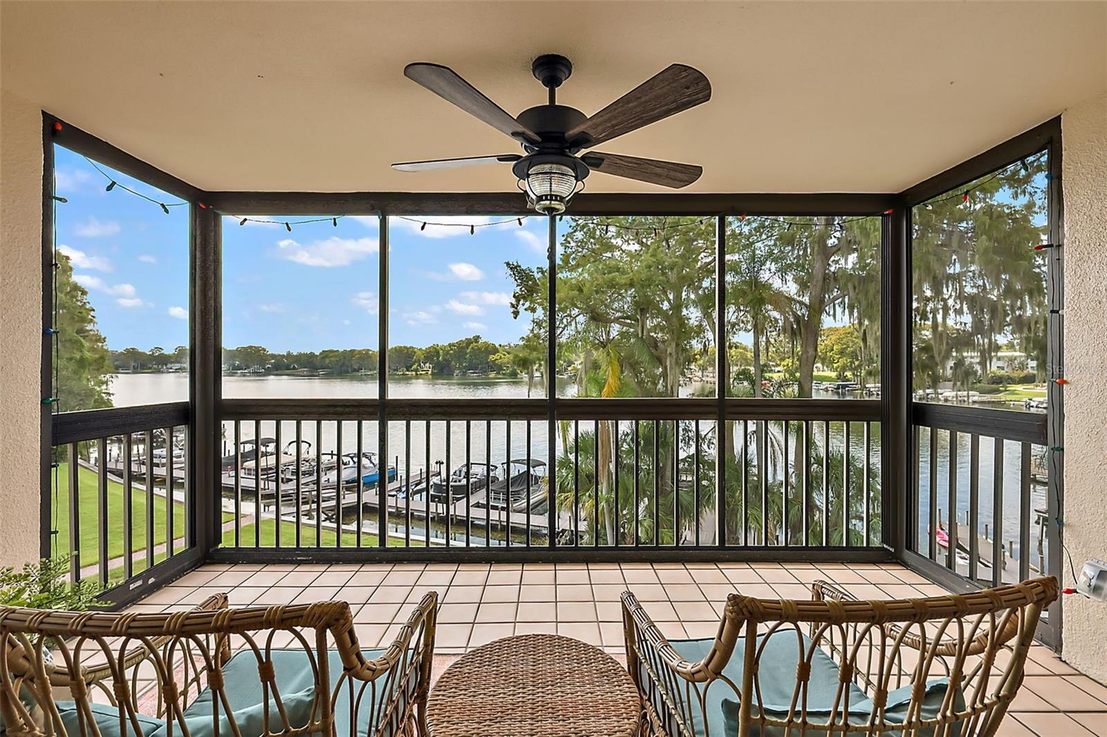 MOORINGS ON LAKE MAITLAND CONDO BLDG 03 - Residential