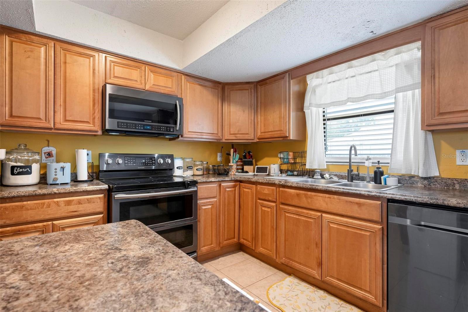 BRADEN MANOR BLK H RESUBDIVIDED - Residential