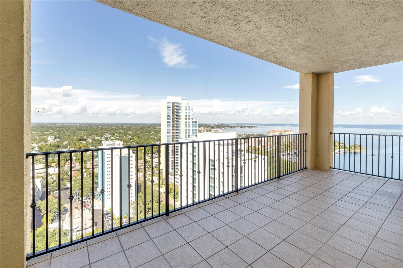 300 BEACH DRIVE NE 2301