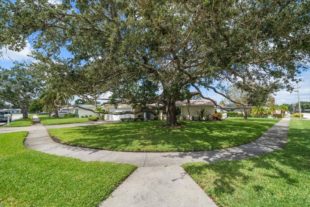 Photo of 2132 Sandpiper Drive, Clearwater, FL 33764 (MLS # TB8436915)
