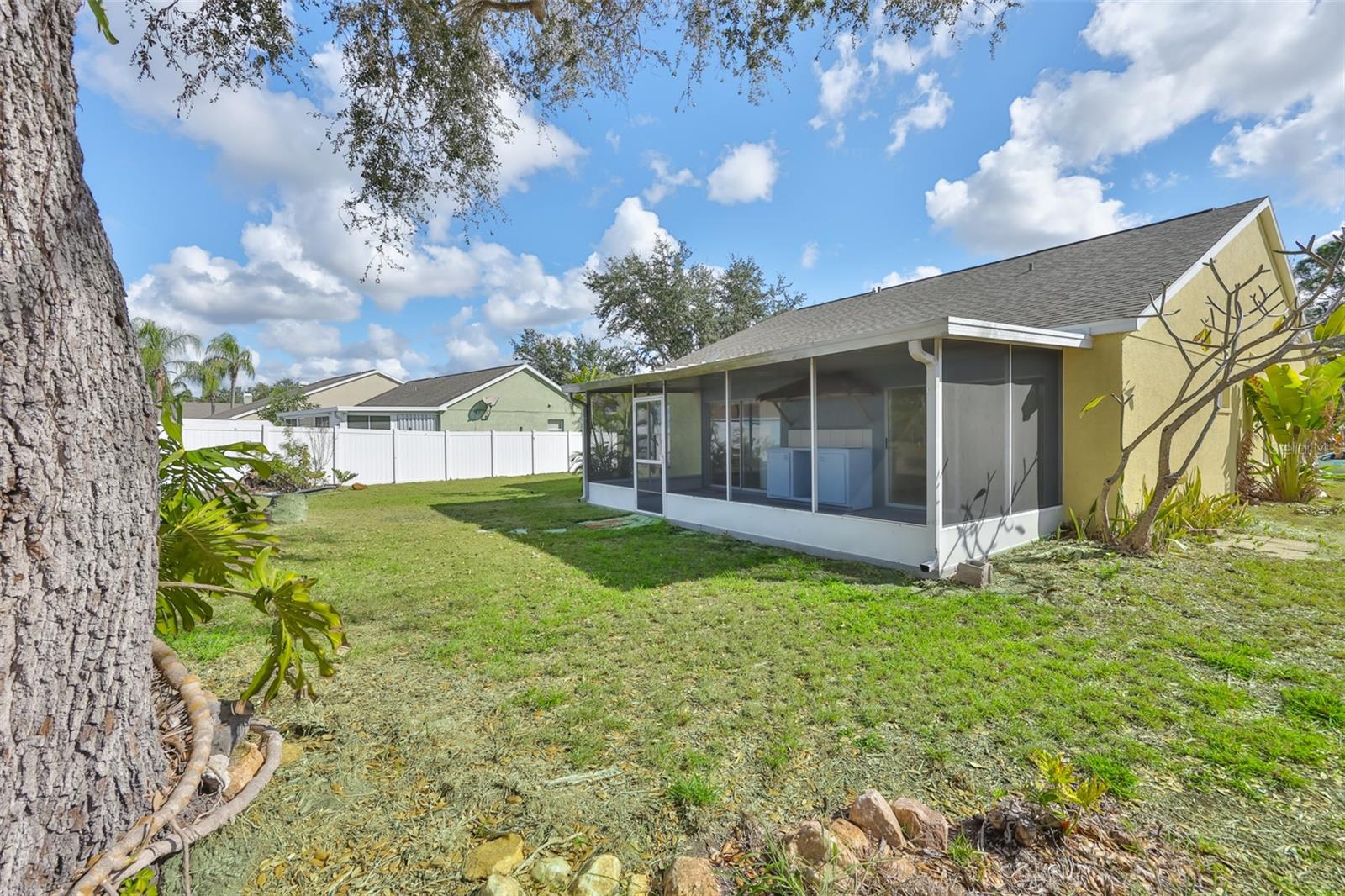 ISLAND WALK PH I - Residential Lease