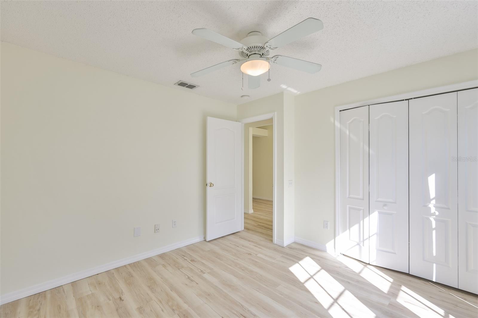 ISLAND WALK PH I - Residential Lease