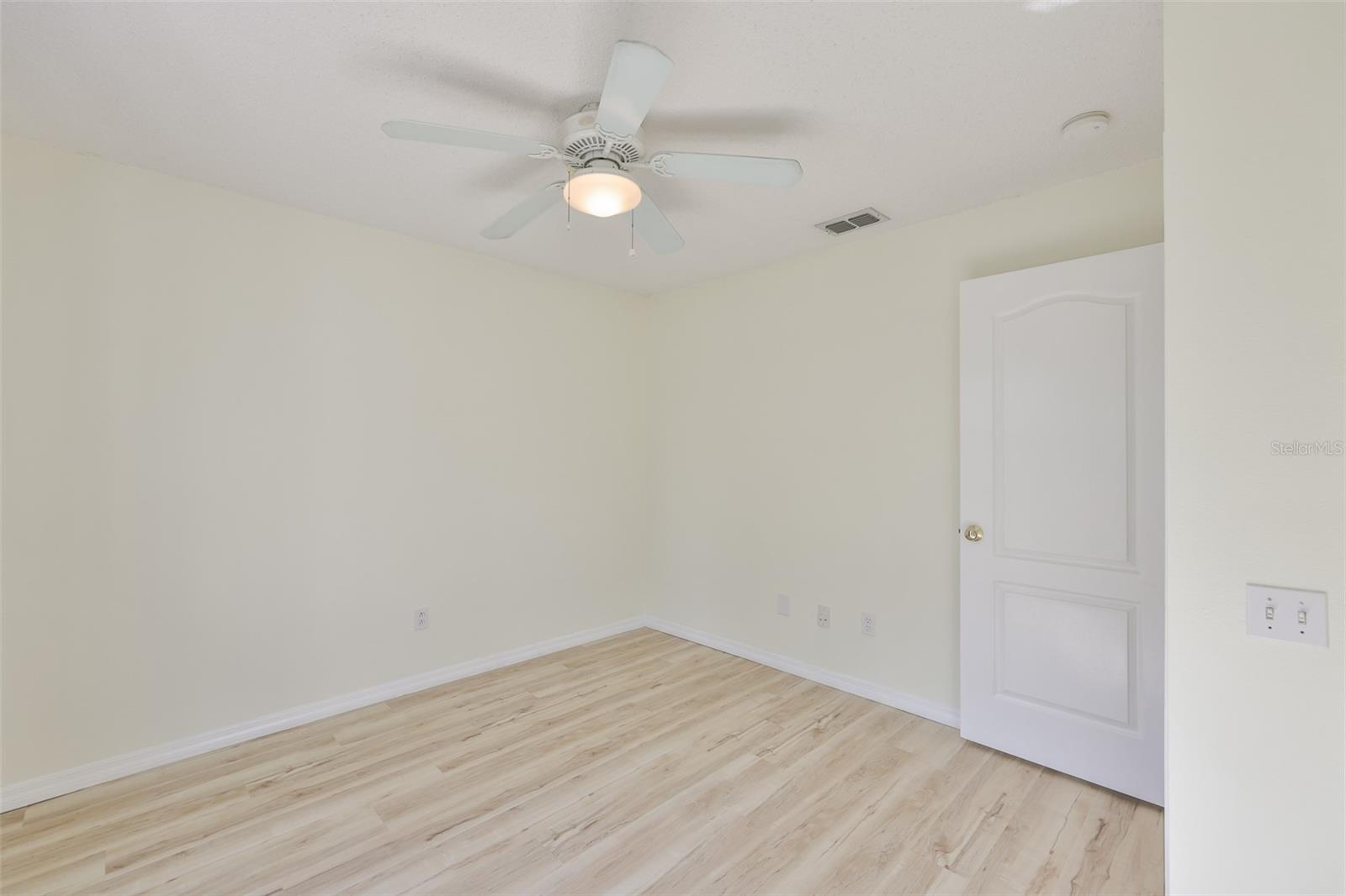 ISLAND WALK PH I - Residential Lease