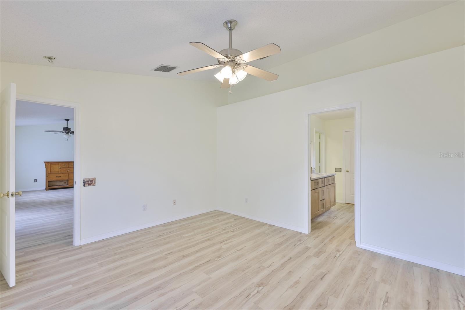 ISLAND WALK PH I - Residential Lease