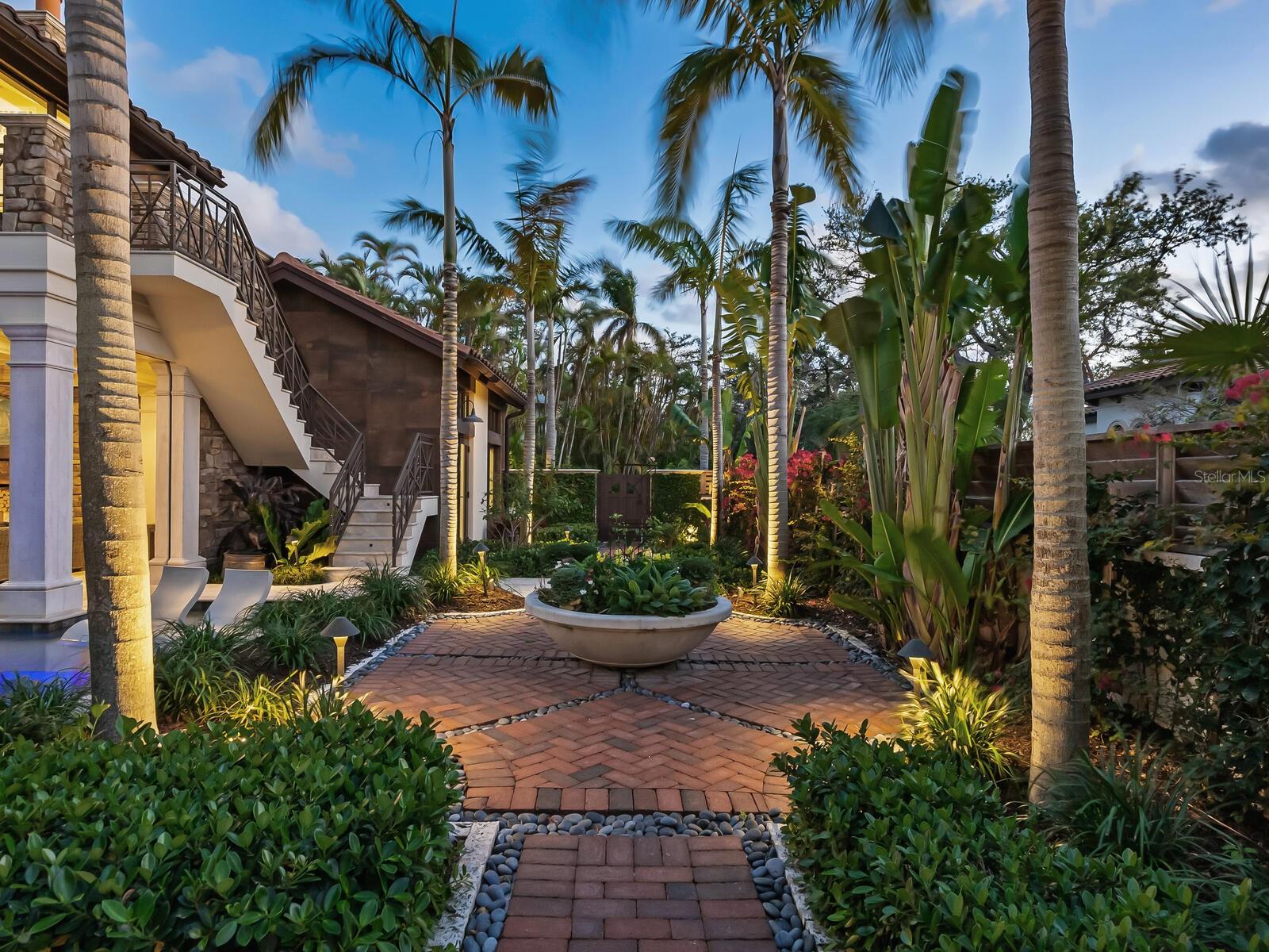 ROBERTS POINT - Residential