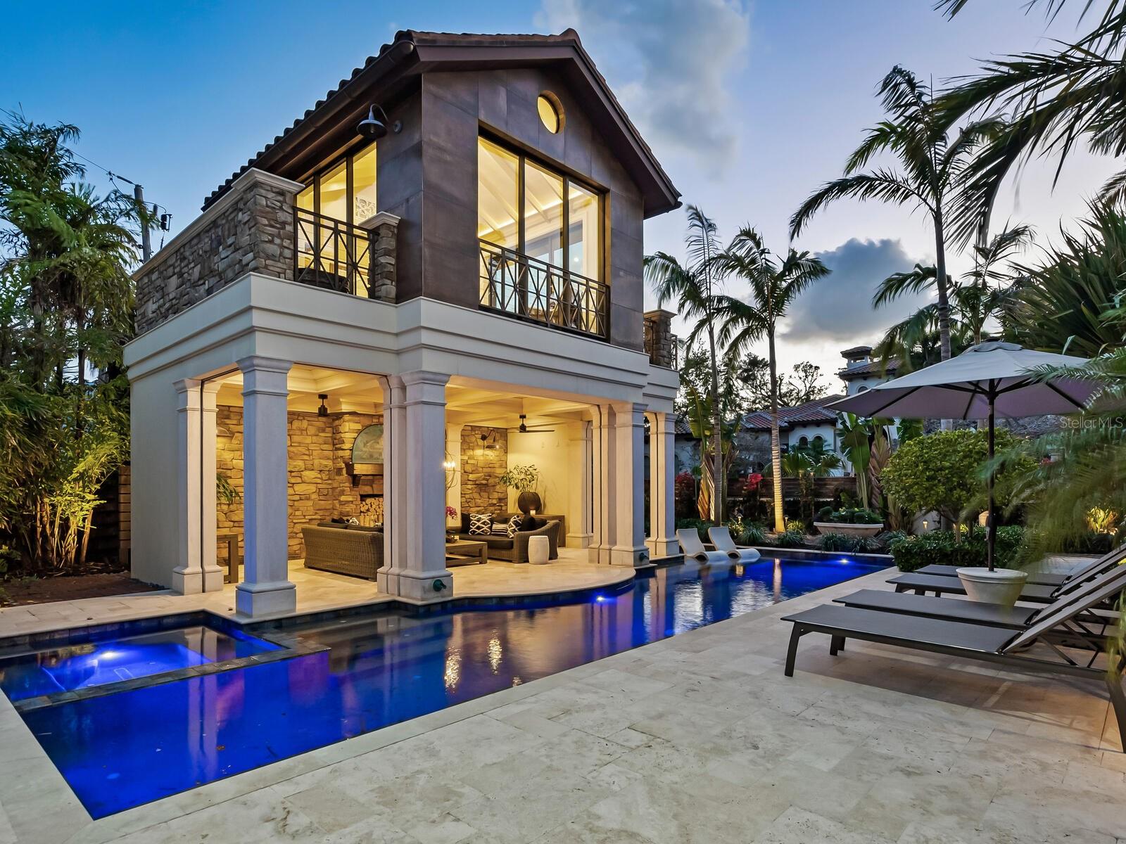 ROBERTS POINT - Residential