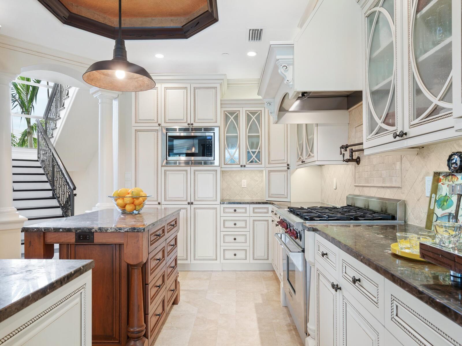 ROBERTS POINT - Residential