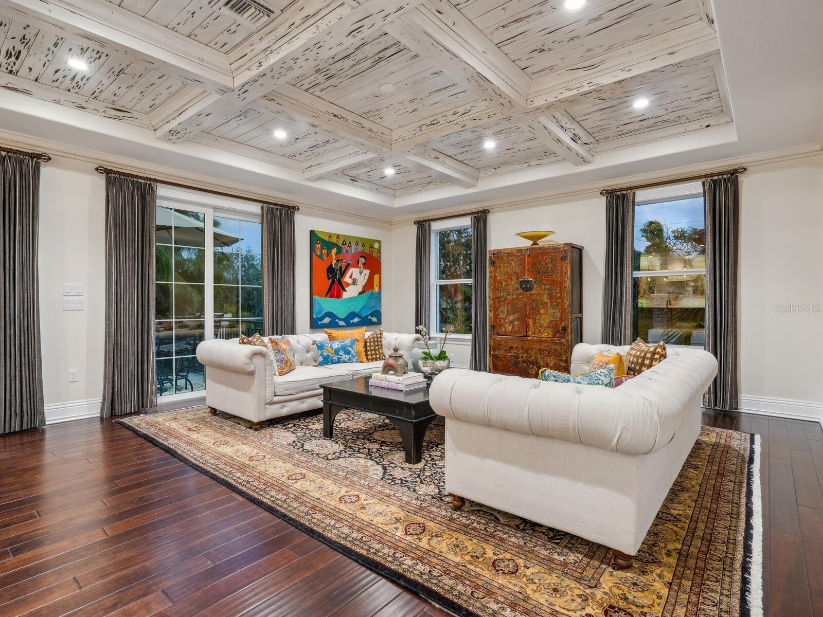 ROBERTS POINT - Residential