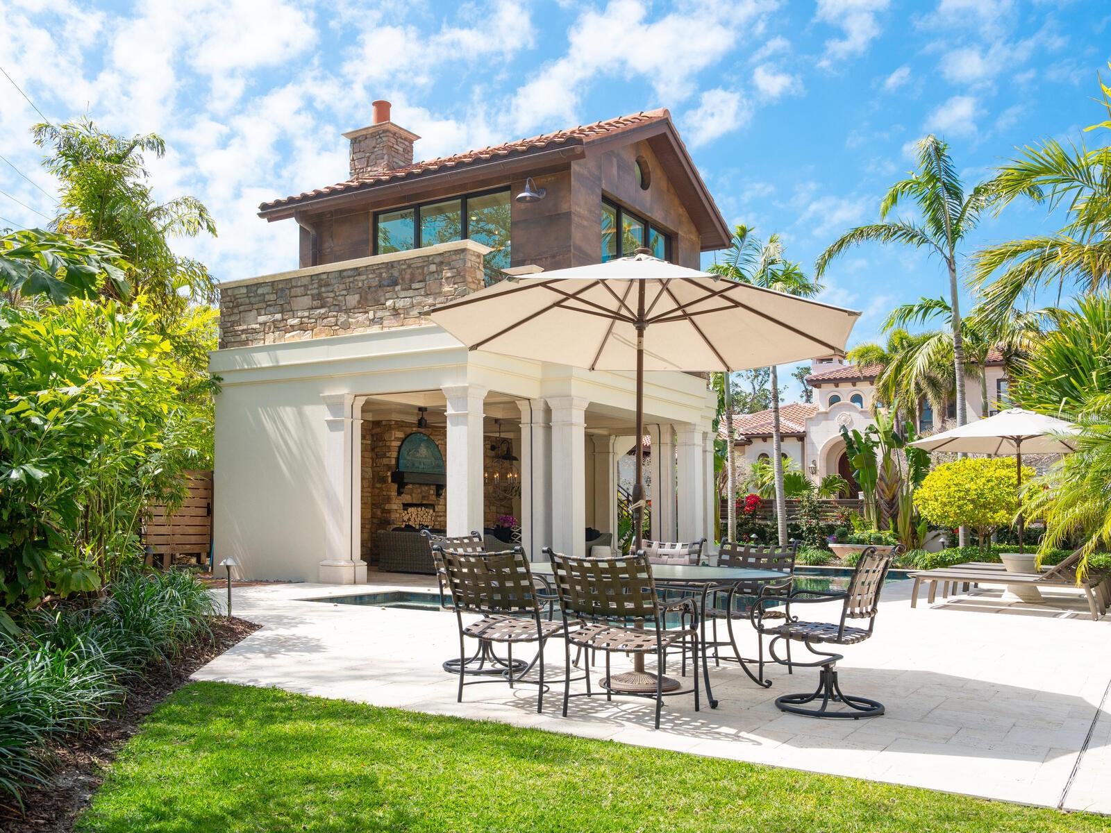 ROBERTS POINT - Residential