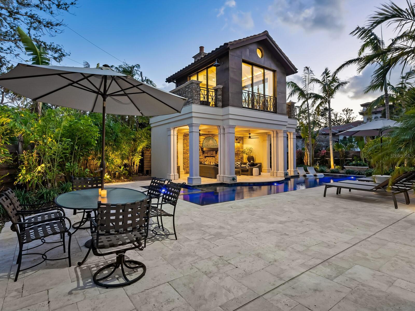 ROBERTS POINT - Residential