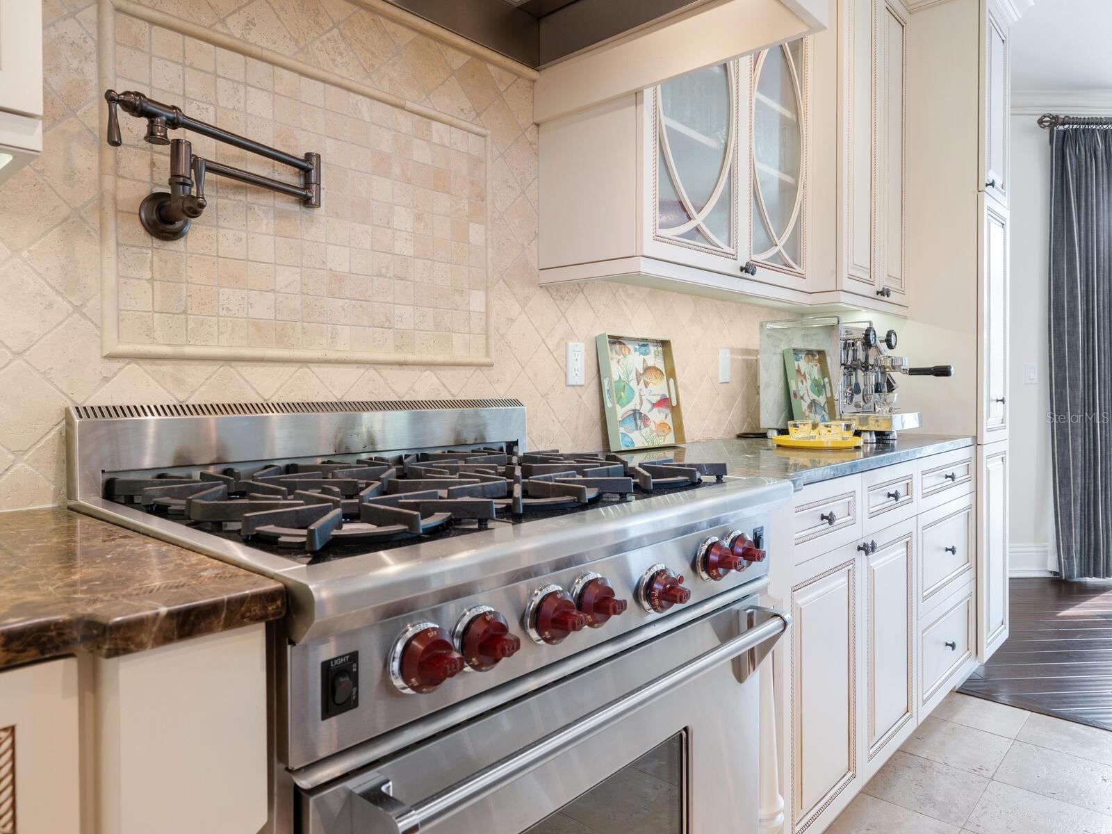 ROBERTS POINT - Residential