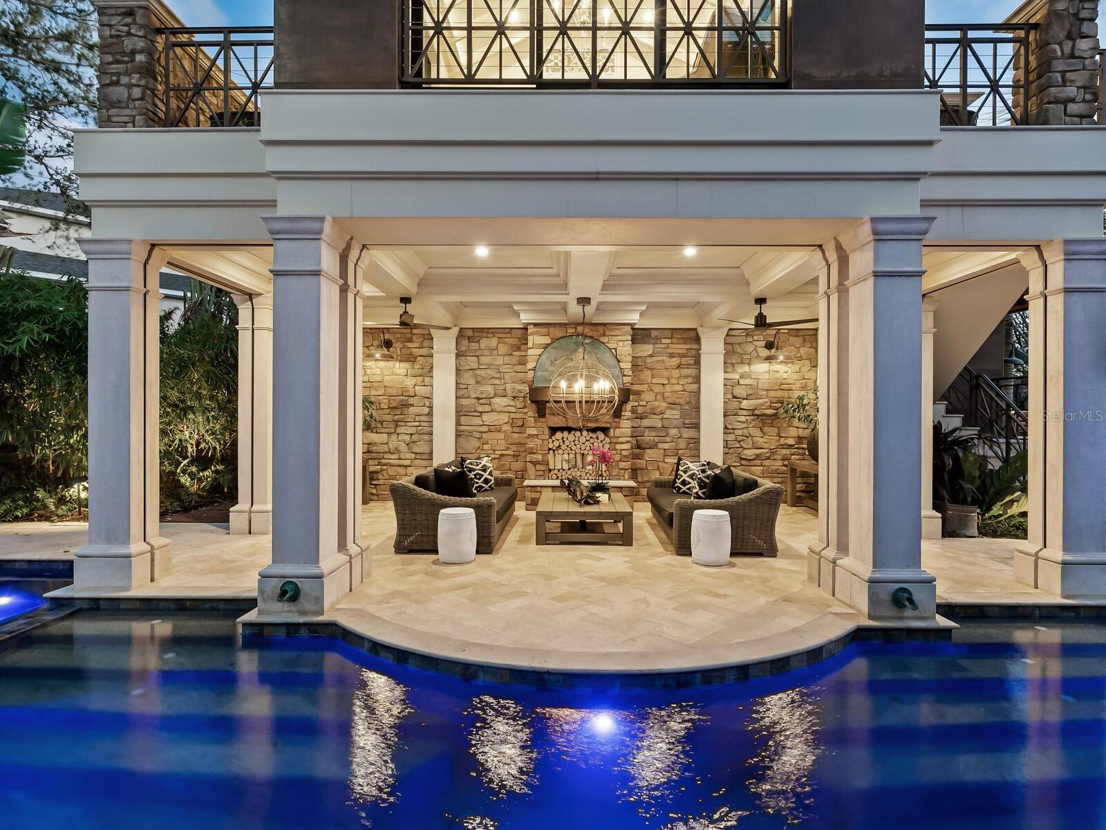 ROBERTS POINT - Residential