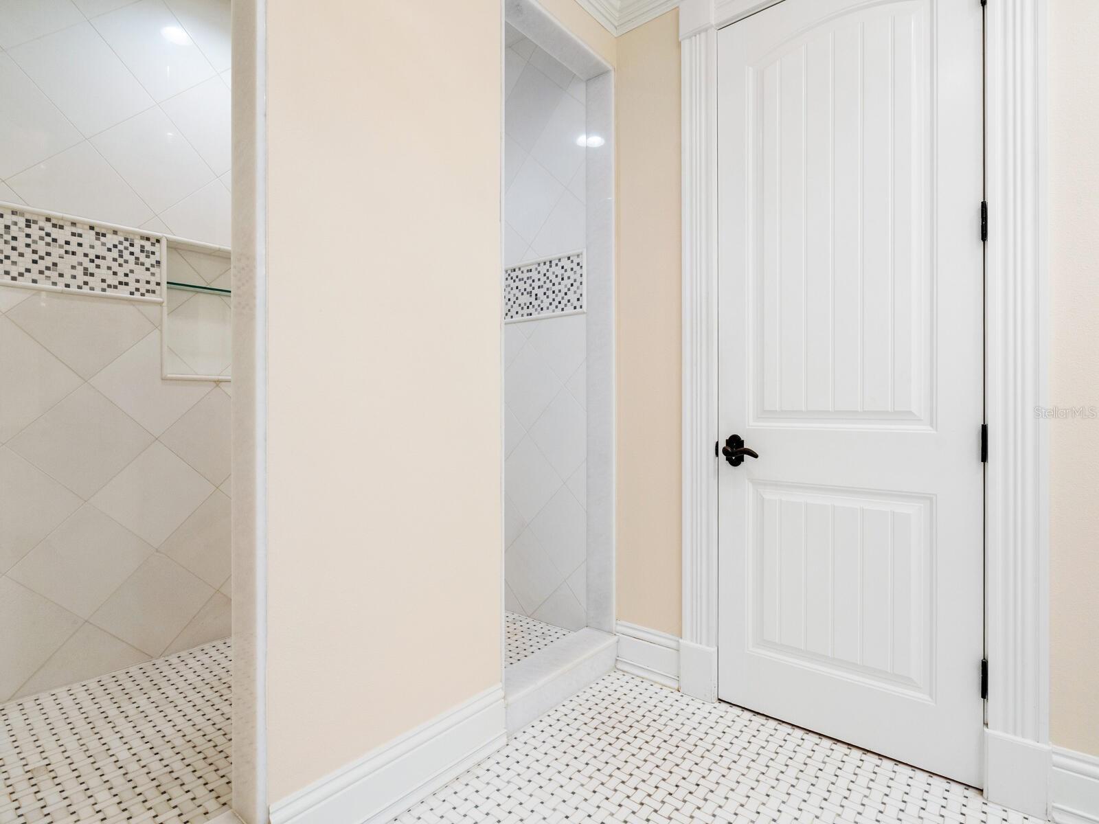 ROBERTS POINT - Residential