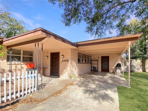 Photo of 1106 NE 20th Place, Gainesville, FL 32609 (MLS # GC536100)