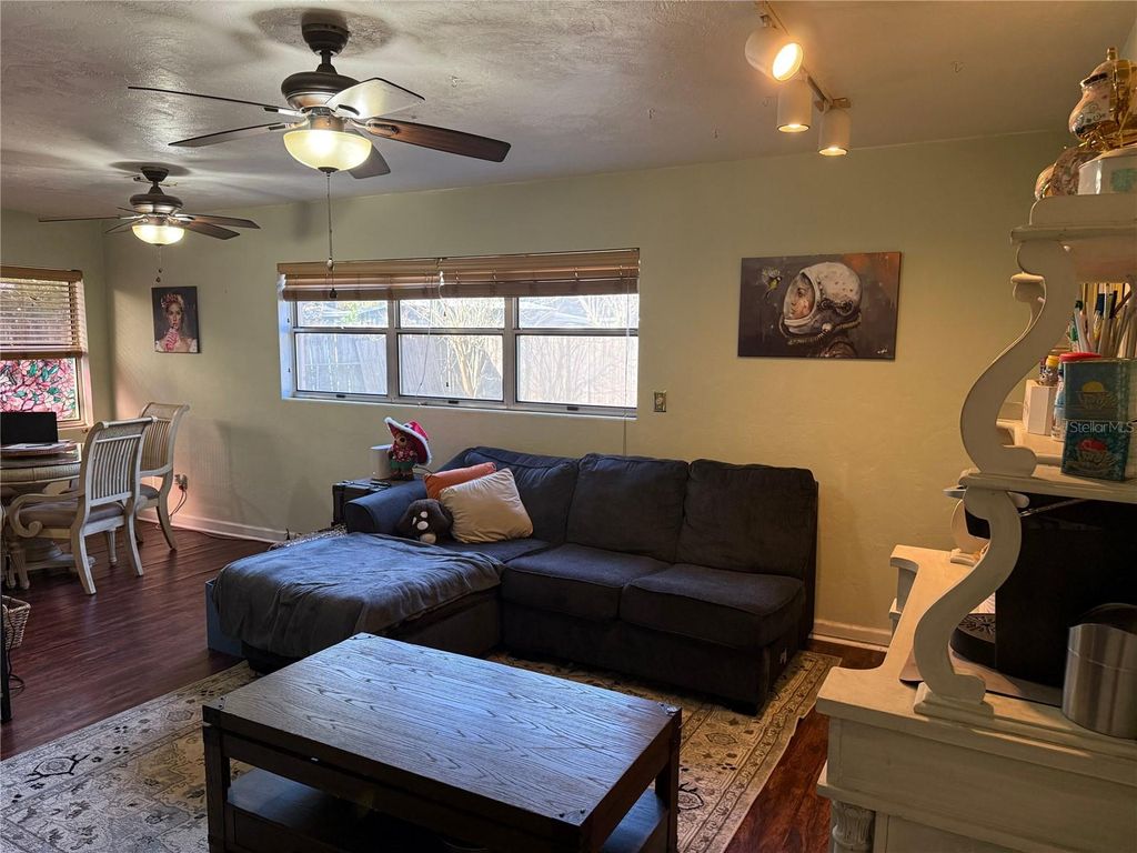 Photo of 1106 NE 20th Place, Gainesville, FL 32609 (MLS # GC536100)