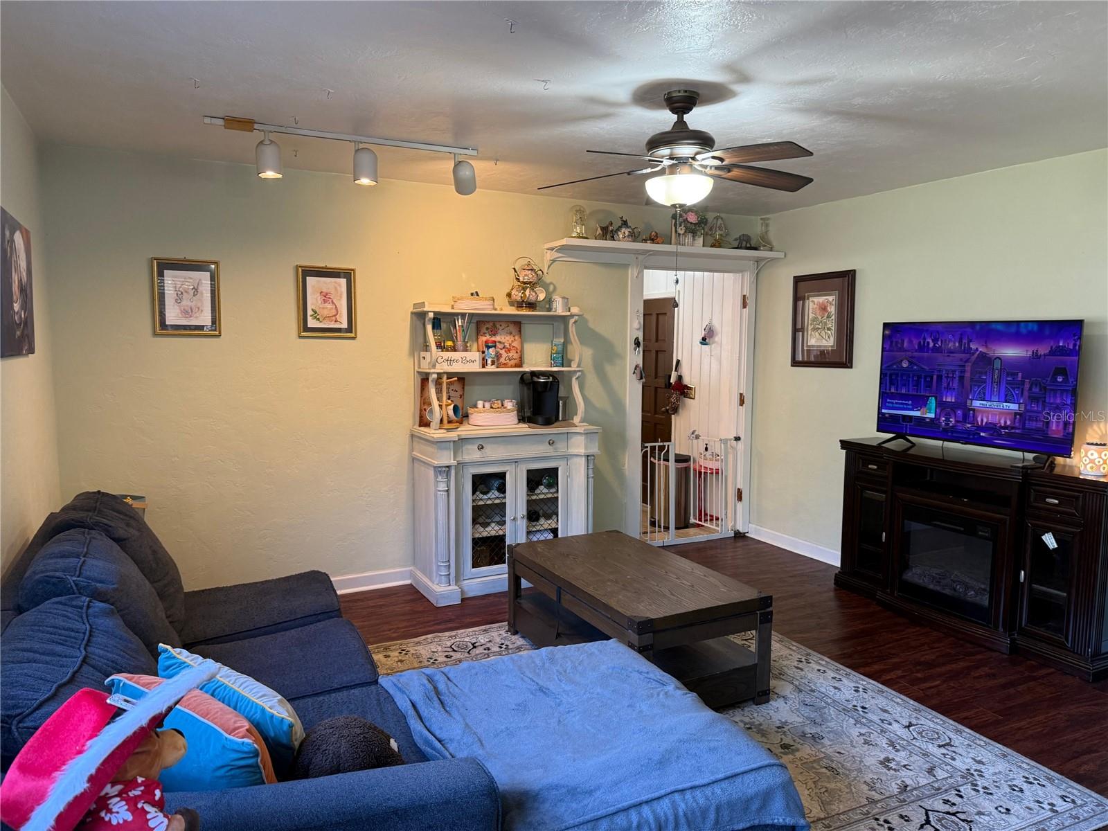 CAROL ESTATES - Residential